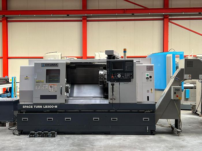 Usato 2004 OKUMA  LB 300-M