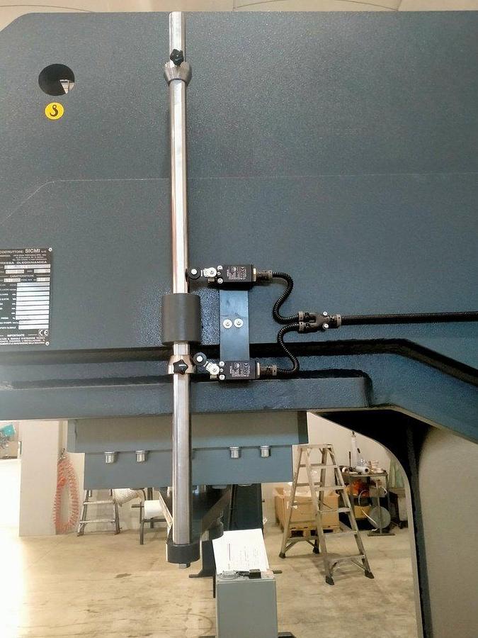 PCR-serie: Hydraulische C-frame pers voor pers- en richtwerk.