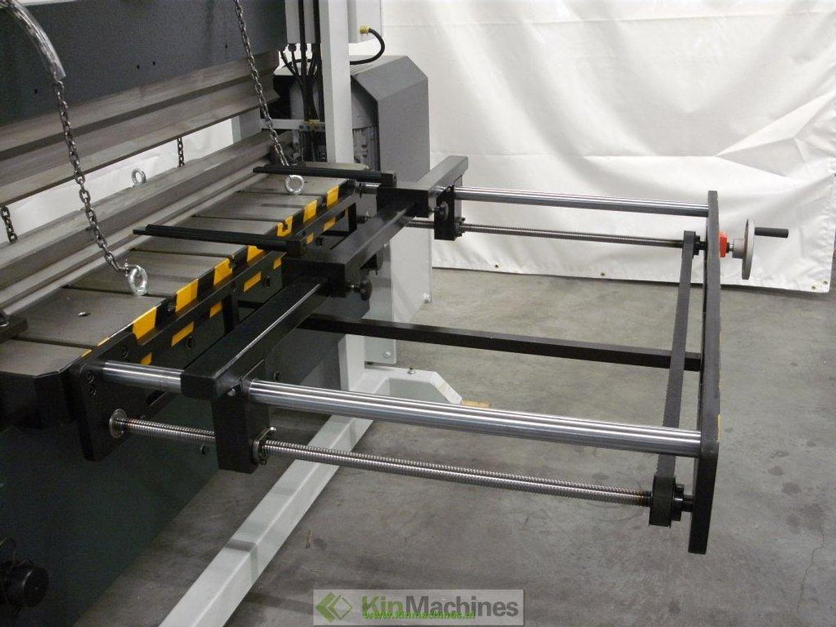 Pers 150T met kantbankinrichting + achteraanslag KMS HPG 1520-150