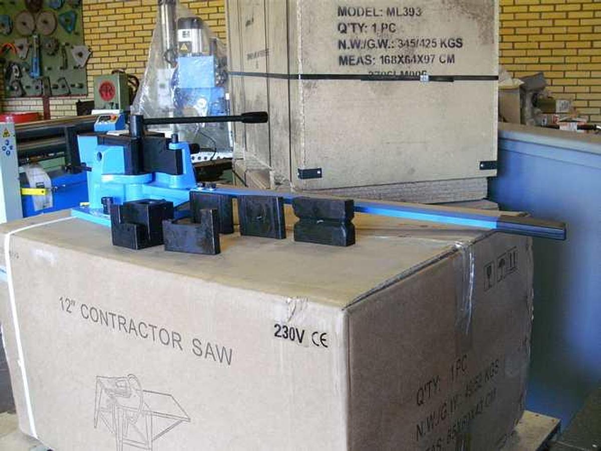 Strippenbuigmachine / Strippenbuiger UB-100