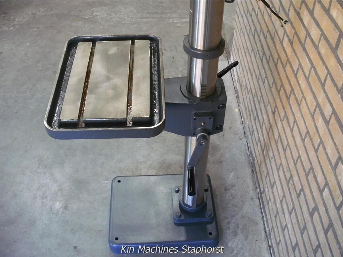 Kolomboormachine KMS S-25A