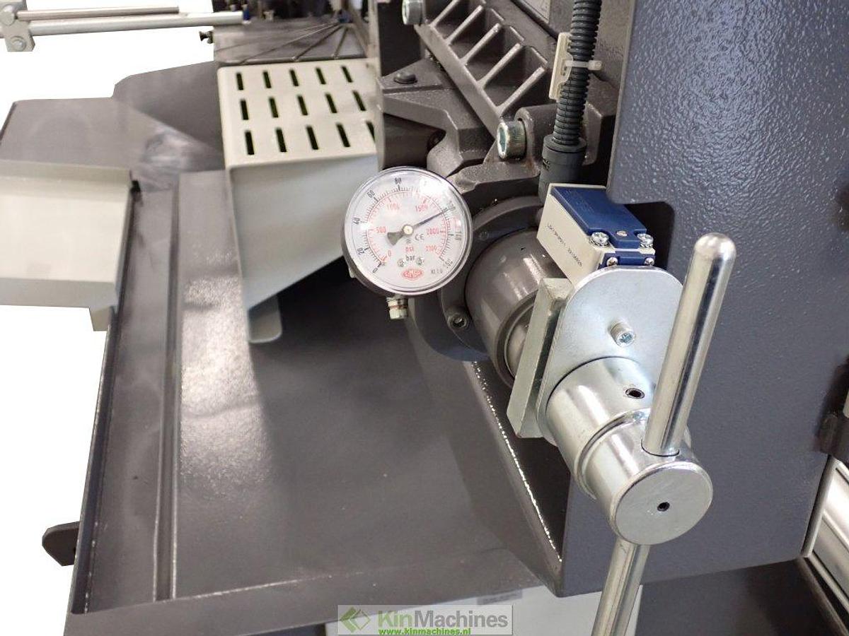 Bandzaagmachine semi-automatisch KMS KMY DG 450 (Ø 450 mm)