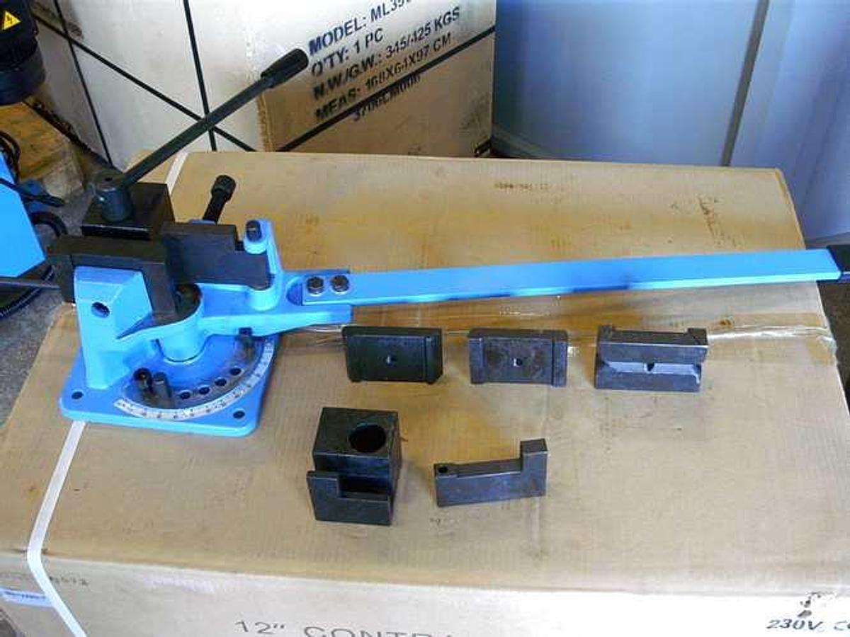 Strippenbuigmachine / Strippenbuiger UB-100