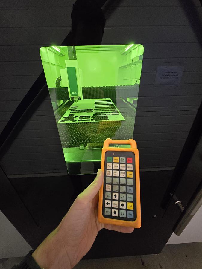 Gebruikt Jong gebruikte fiber lasersnijmachine 3 kW | 3000x1500 mm | Wisseltafel | Oree PH-3015