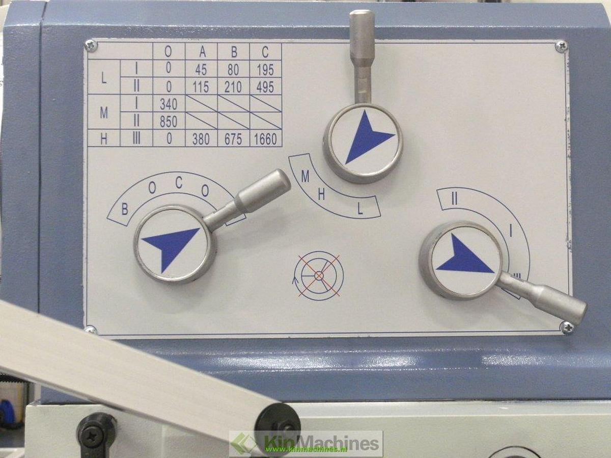 Freesmachine KMS FU-300 (Servo aandrijving voedingen)