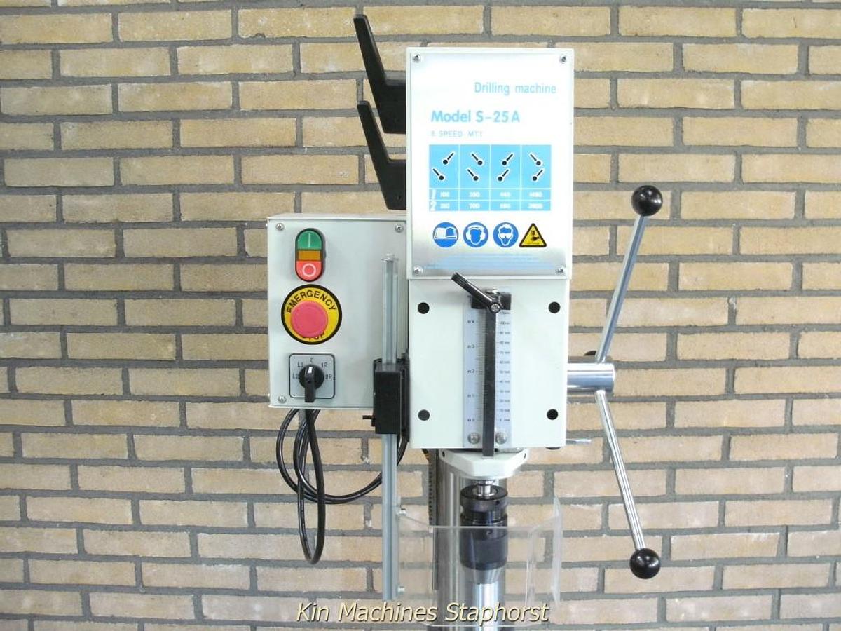 Kolomboormachine KMS S-25A