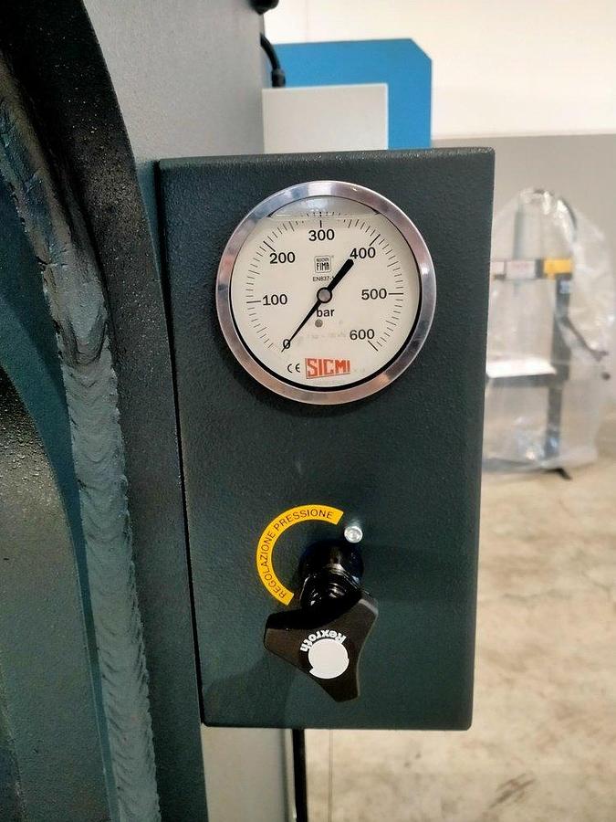 PCR-serie: Hydraulische C-frame pers voor pers- en richtwerk.