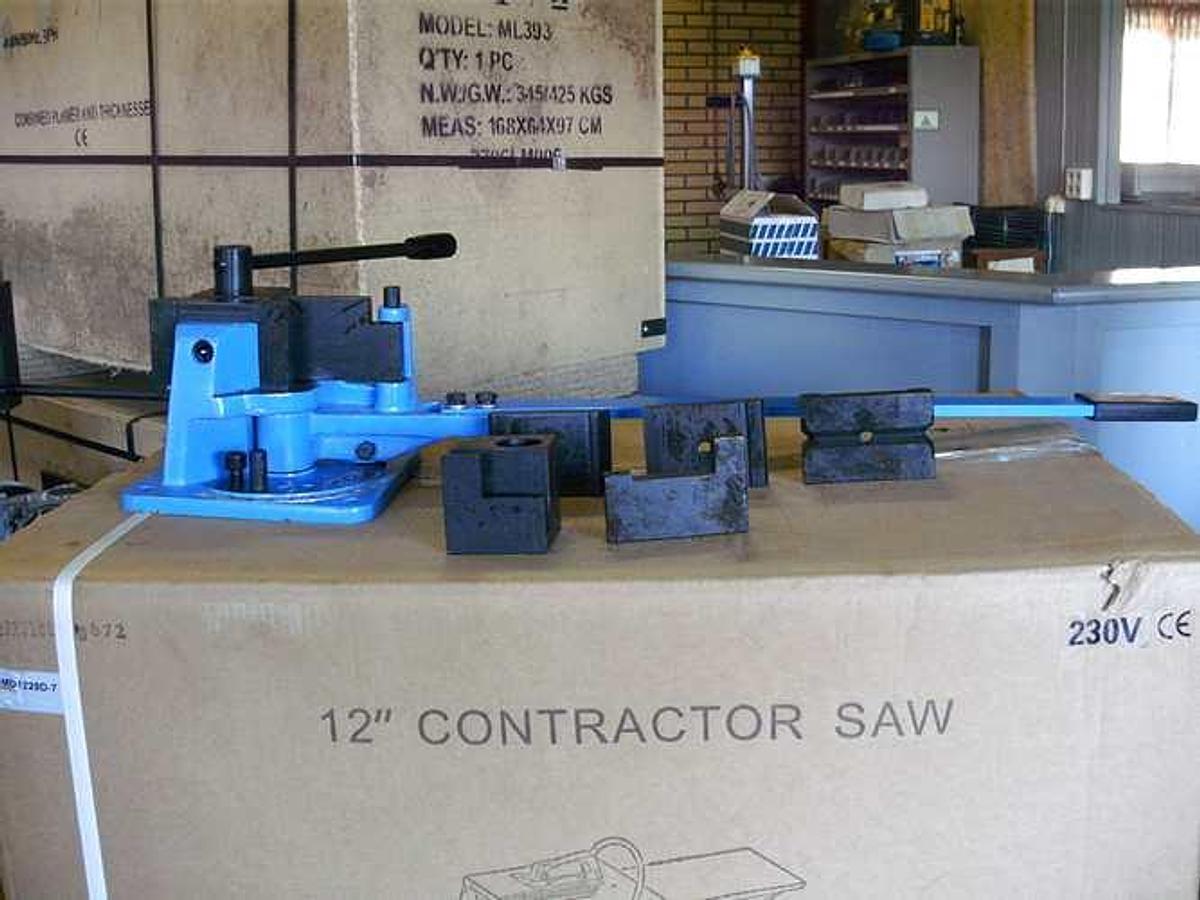 Strippenbuigmachine / Strippenbuiger UB-100