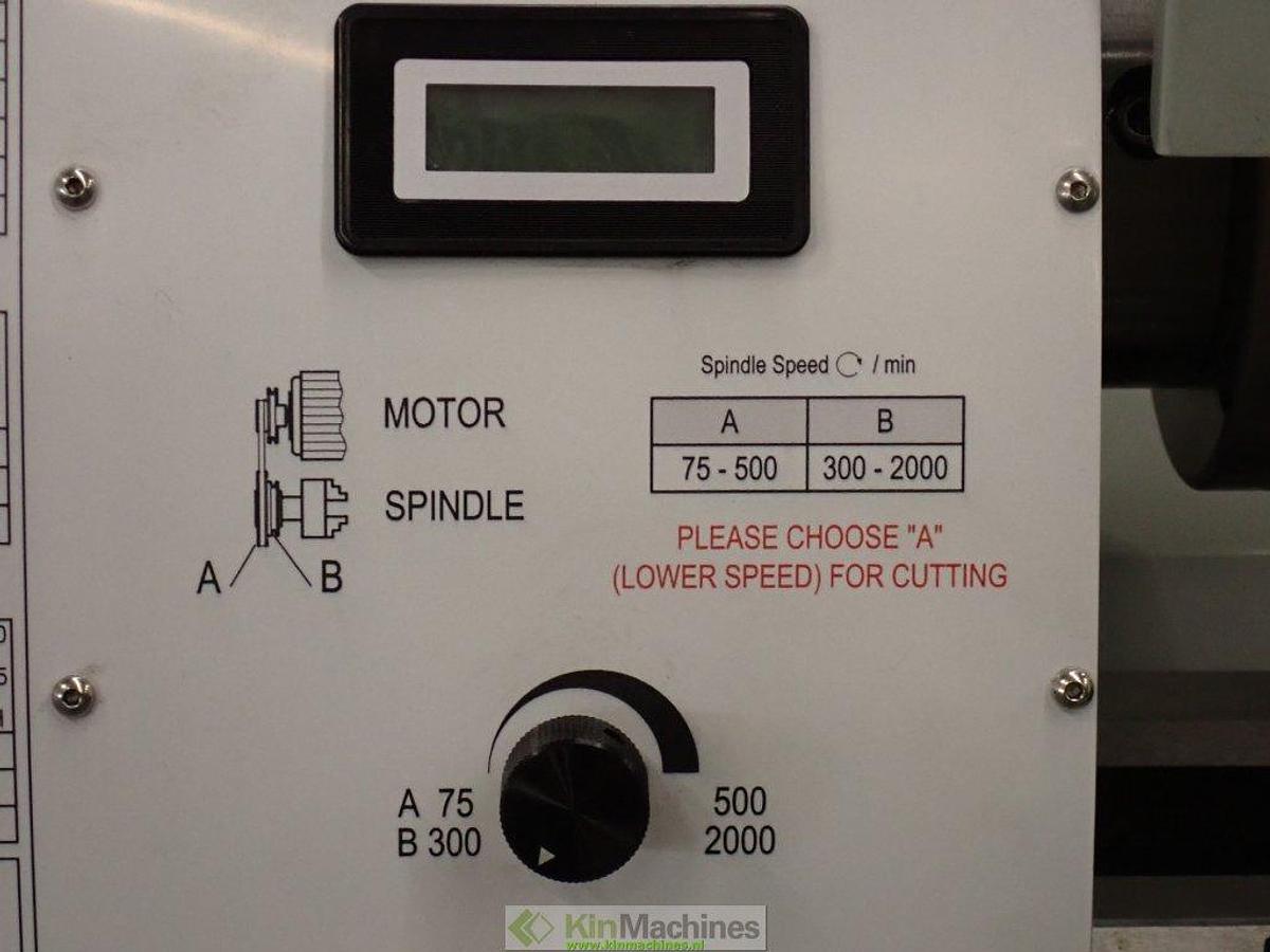 Draaibank UWM 320×900 met variabel toerental