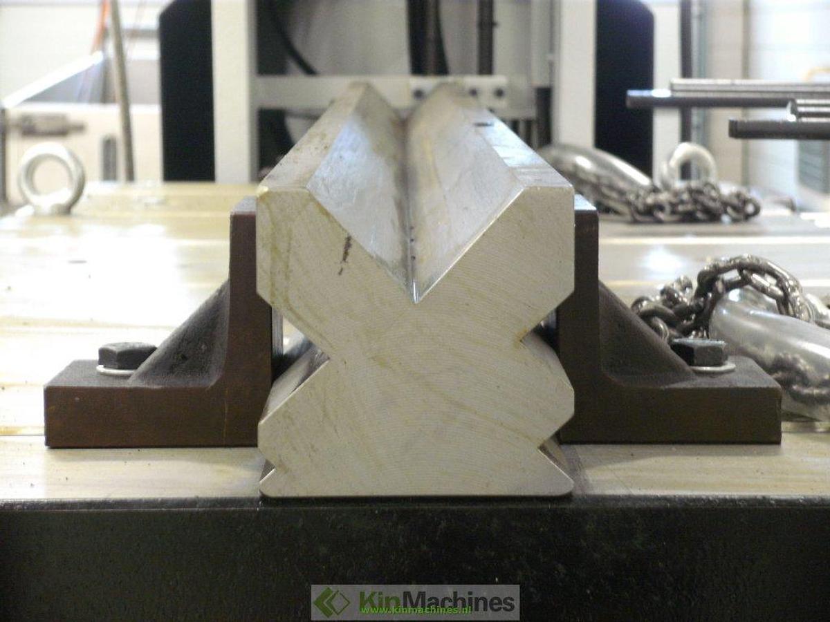 Pers 150T met kantbankinrichting + achteraanslag KMS HPG 1520-150