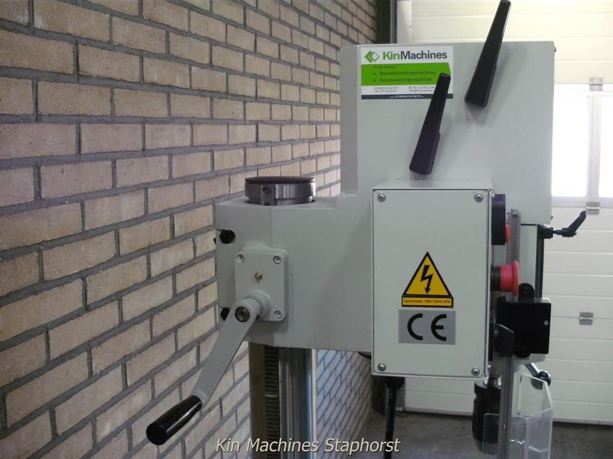 Kolomboormachine KMS S-25A