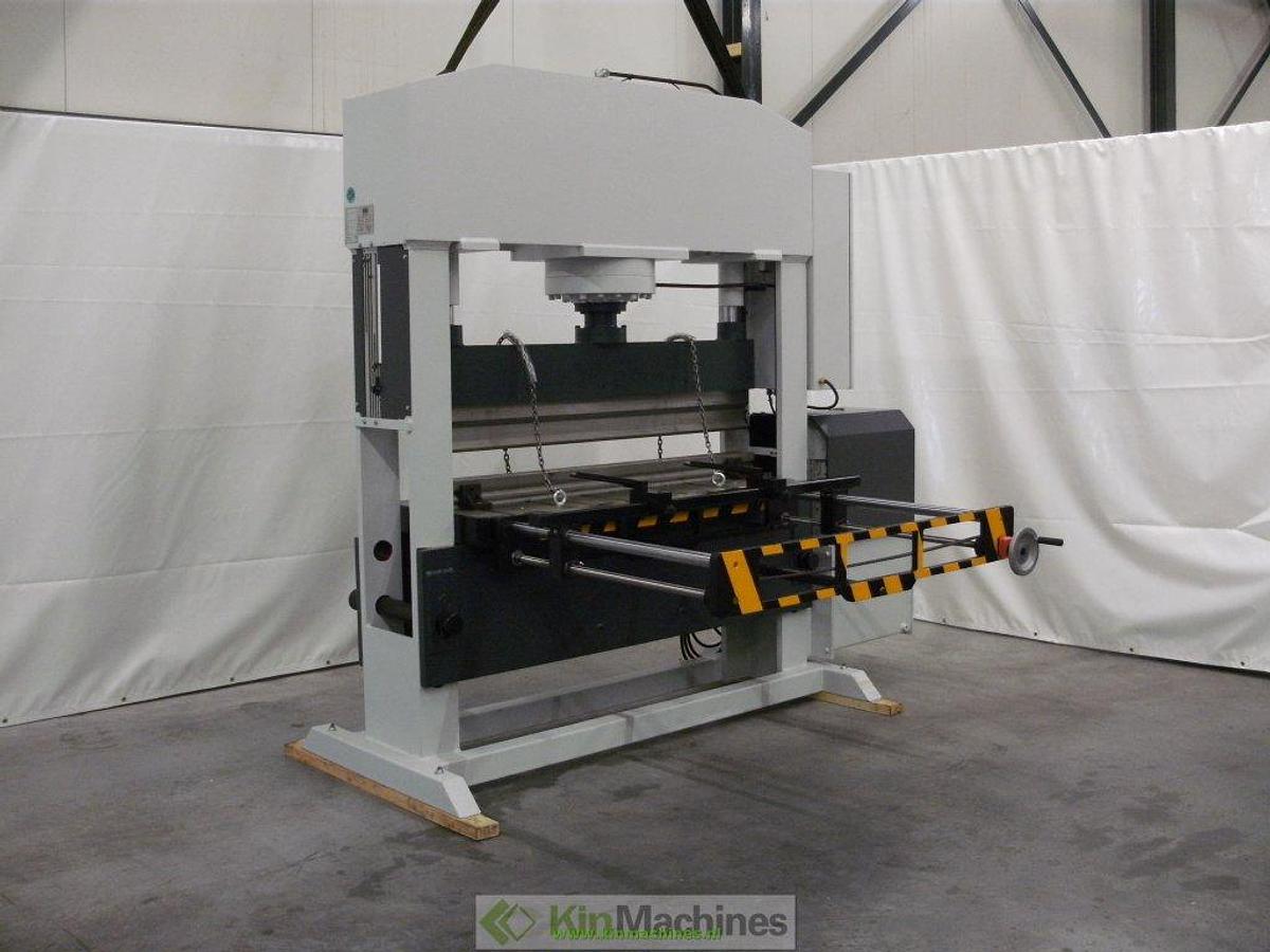 Pers 150T met kantbankinrichting + achteraanslag KMS HPG 1520-150