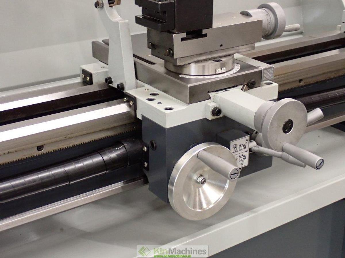 Draaibank UWM 320×900 met variabel toerental