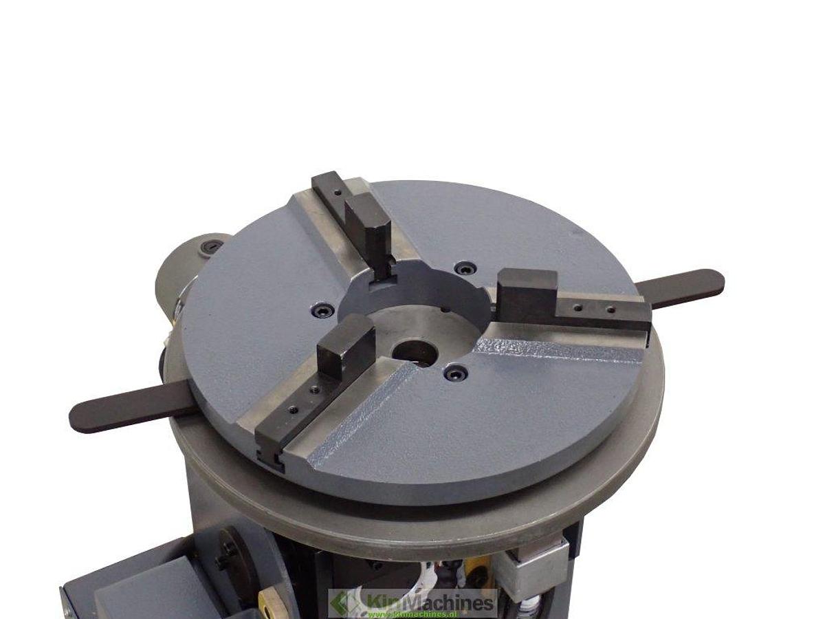 Chuck for welding manipulator.