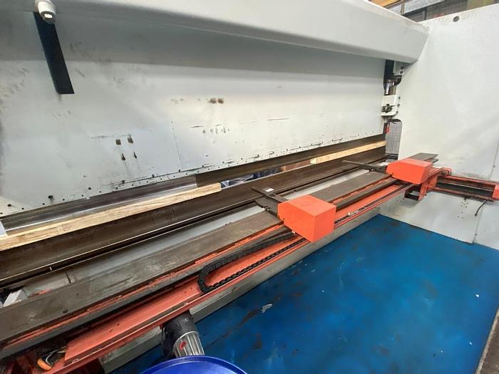Used 1994 Edwards Pearson RT2 100 x 4100 Hydraulic Pressbrake