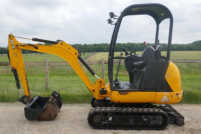 Used 2015 JCB 8018 CTS