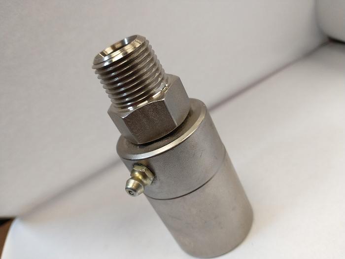 Used 3/4 NPT Super Swivel 5134-ni-al male and GH#B30