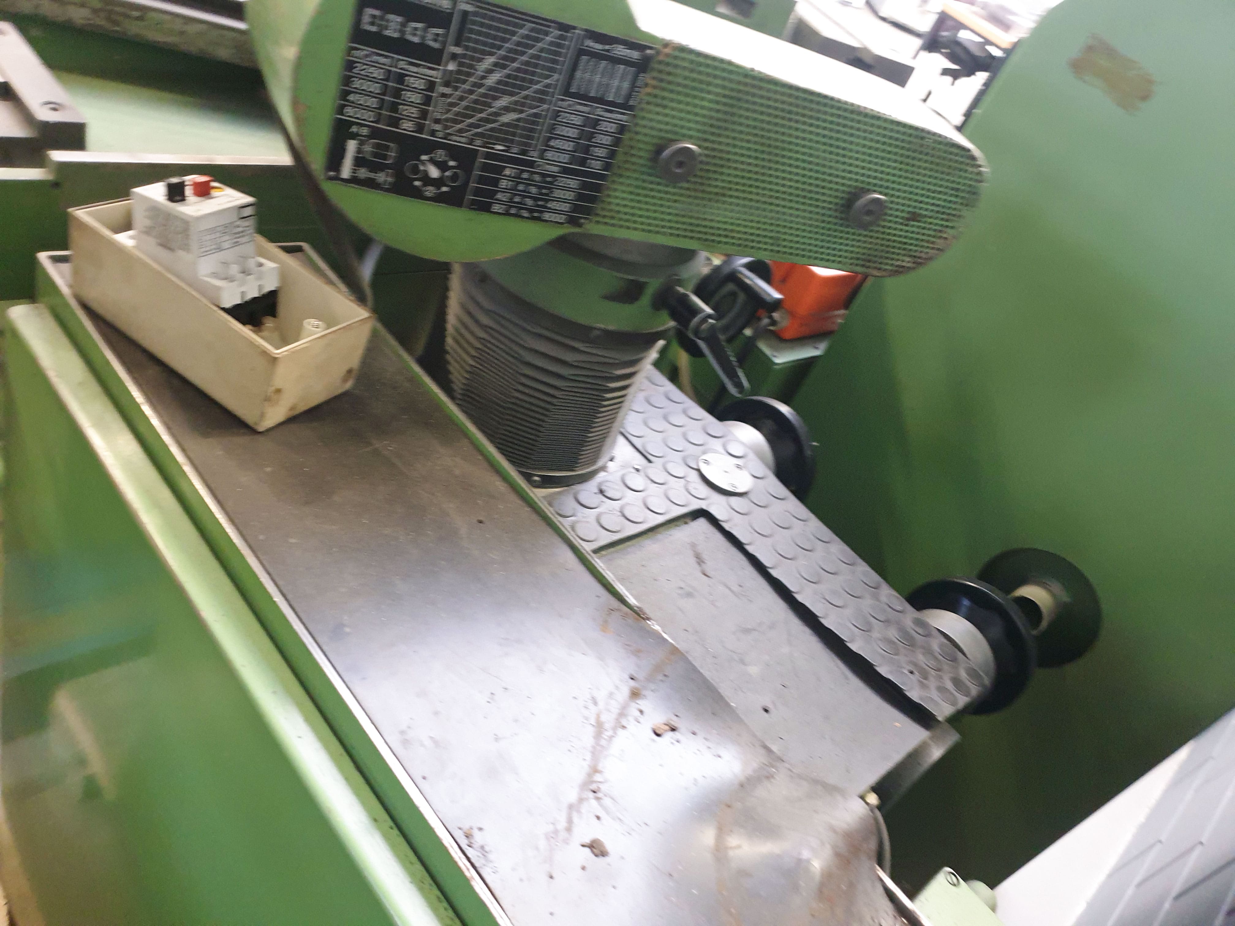 Used Schutte WU32 - Grinding - 1984