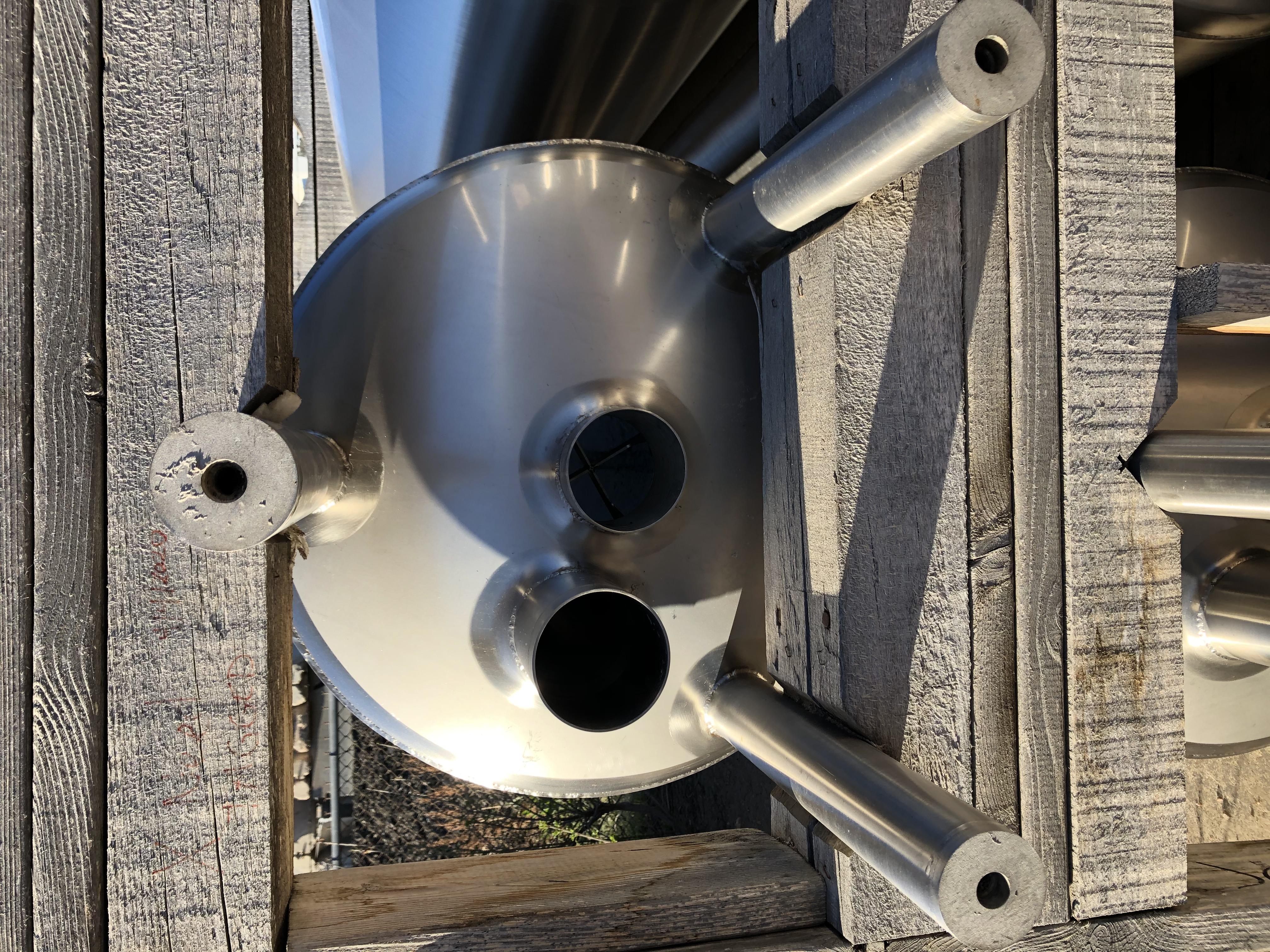 Used 100 GALLON STAINLESS STEEL INSULATED CIP TANK