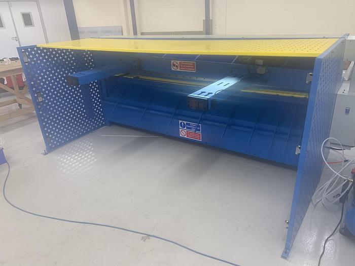 MACH- CUT MECHANICAL GUILLOTINES 2500mm x 3mm