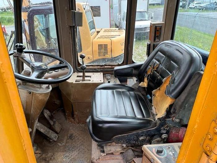 Used 1989 CATERPILLAR 916