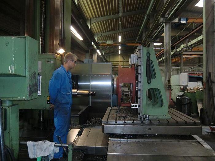 Used 1995 TOS Varnsdorf WHN 13.8 CNC Horizontal boring machine