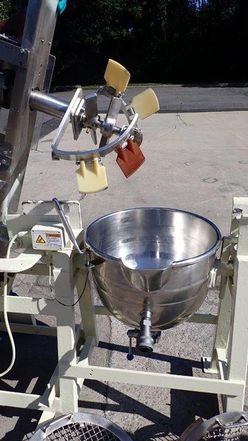 Used 10 Gallon Lee SS Double Motion Kettle, Tilt and Bottom Discharge