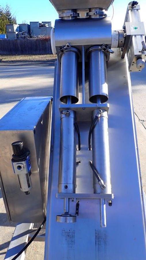 Used Twin Head Inclined Piston Filler, Large Pistons
