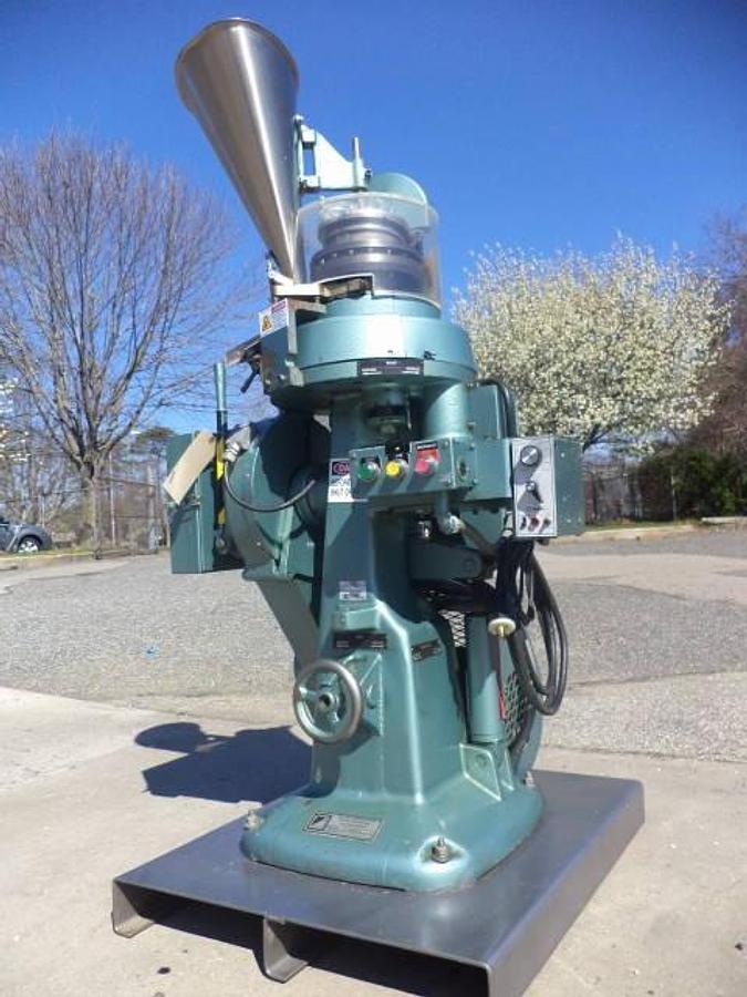 Used Vector-Colton 216 16 Station Rotary Tablet Press
