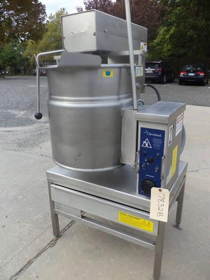 Used 12 Gallon Cleveland self-contained electric scraper kettle