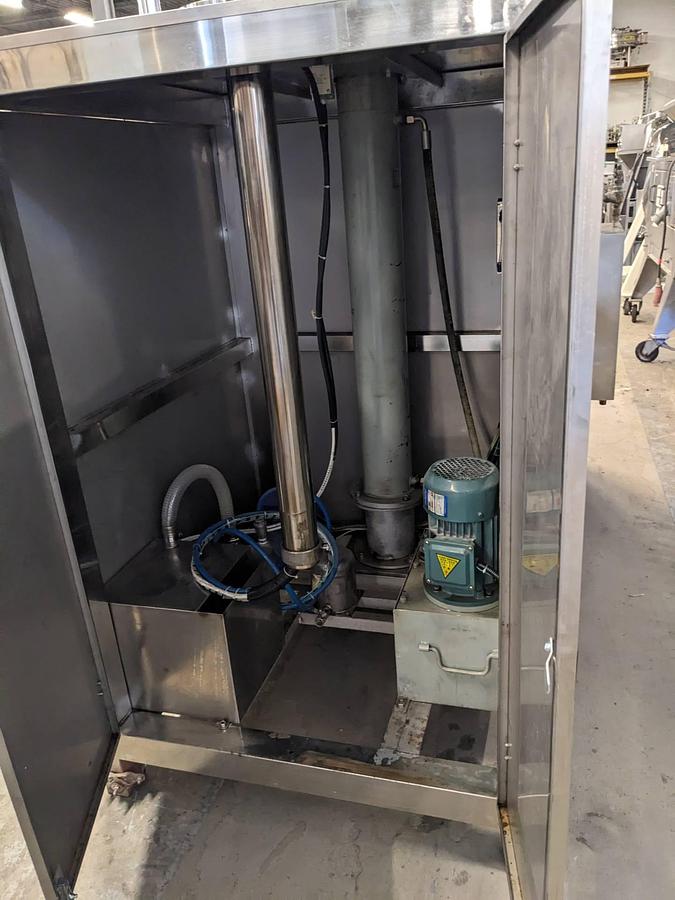 Used 200 Liter SS Jacketed Triple Motion Scraper Kettle/Reactor