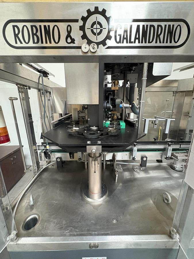 Used Robino & Galandrino Wire Hooder with Hood Magazine Dispenser