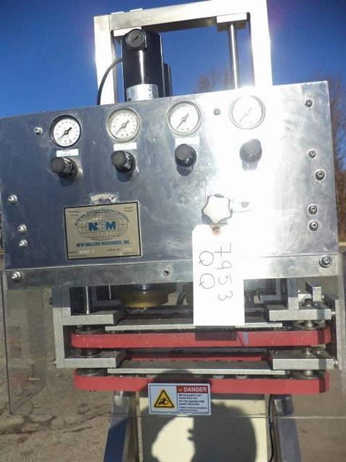 Used New England Four Spindle Cap Tightener, Single Phase