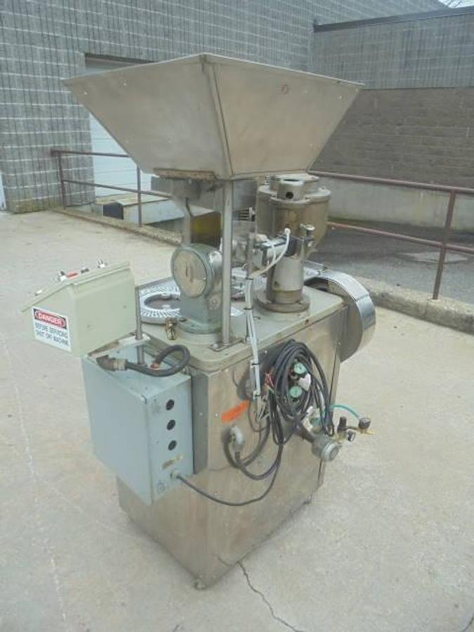 Used Shionogi Qualicaps “Quali-Fill” 8S Semi-Automatic Capsule Filler