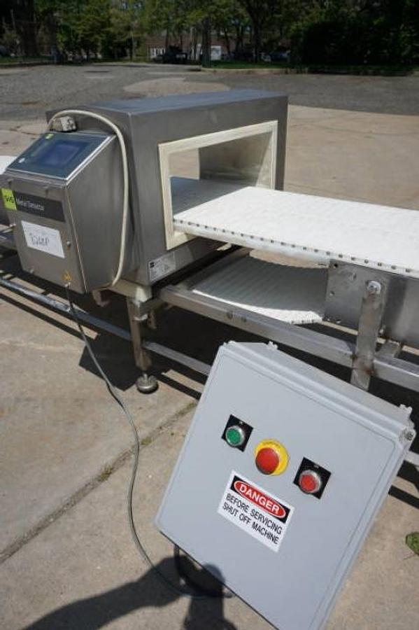 Used S + S 19-1/2 in. X 6-5/8 in. conveyorized metal Detector, Stainless Steel Frame
