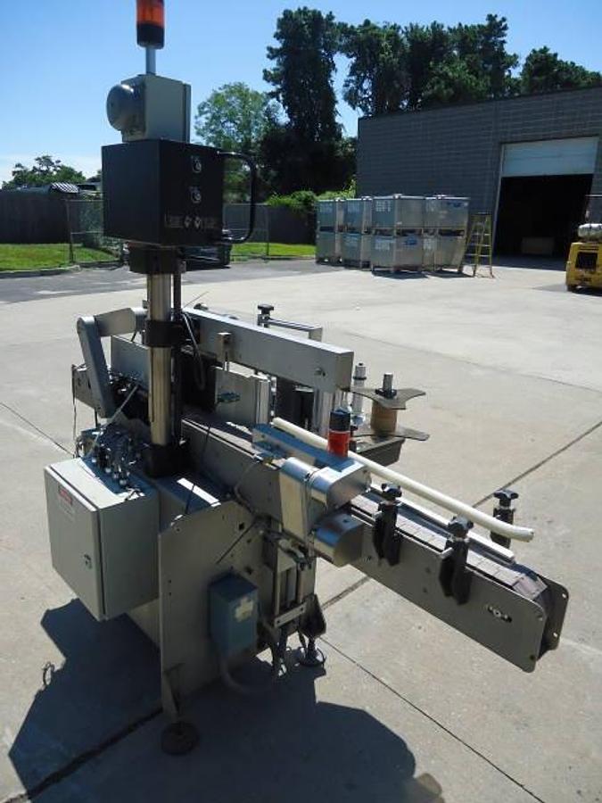 Used HARLAND “SIRIUS” AUTO SPOT/WRAP AROUND PRESSURE SENSITIVE LABELER, In. High Labels