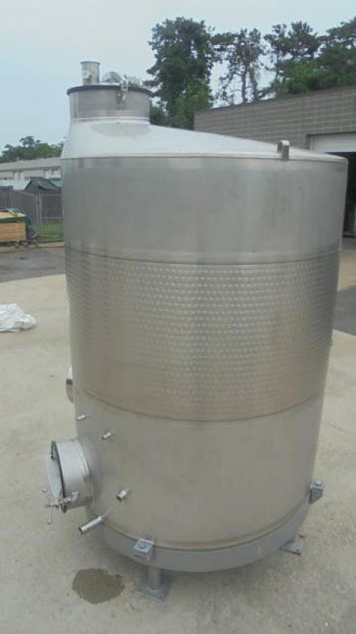 Used 1,500 Gal Mueller Stainless Steel Vertical Dimple Jacketed Sanitary Tank, 200 PSI Jacket