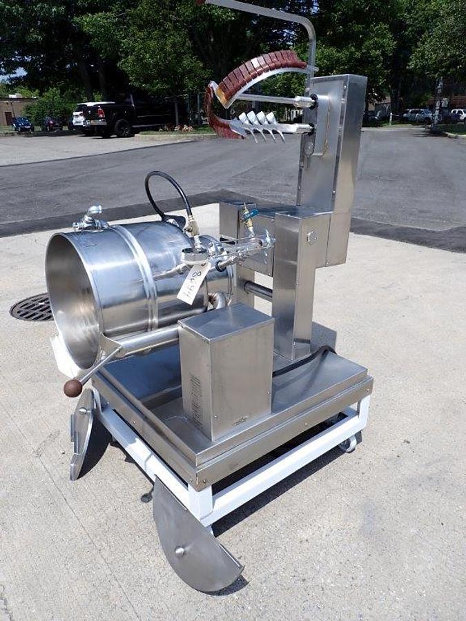 Used 10 Gallon Groen Twin Action Scraper Jacketed Kettle, Self-Contained Electric