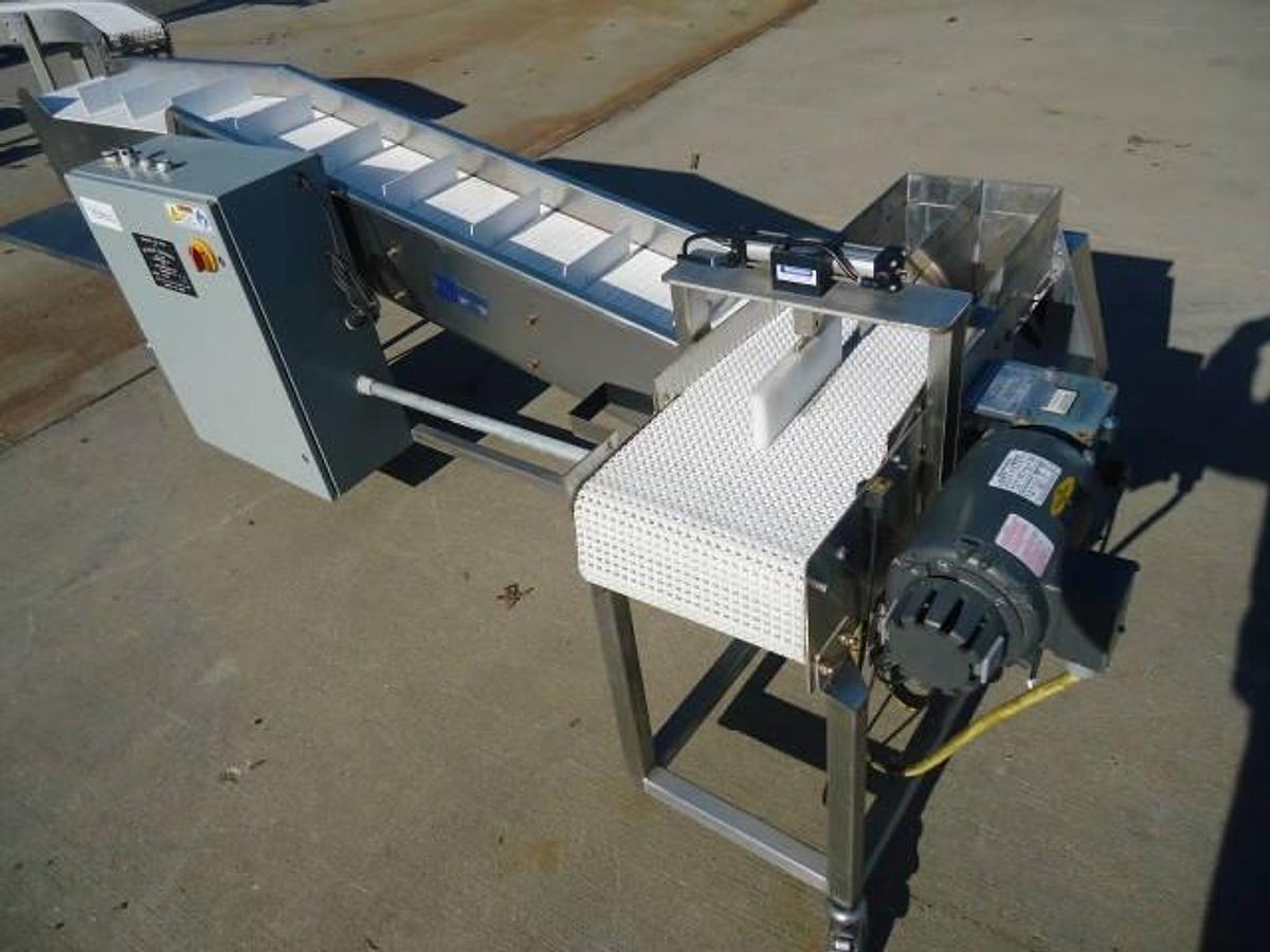 Used Air-Draulic Inclined Cleated Belt Conveyor With Automatic Dump, Stainless Steel