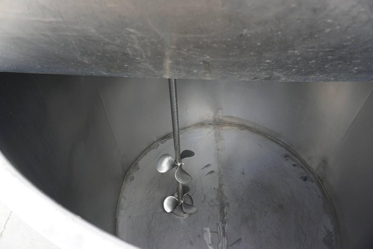Used 1,360 Gallon Permasan Stainless Steel Vertical Mix Tank