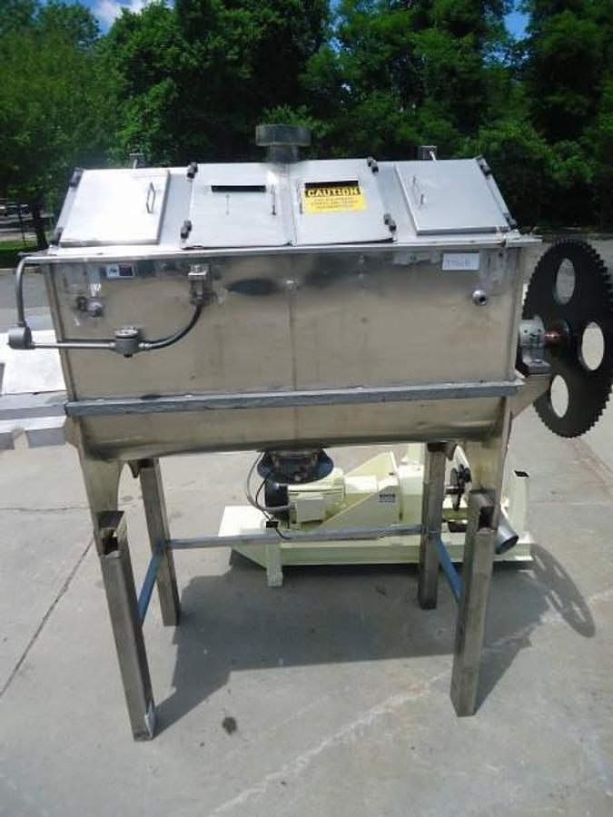 Used 40 Cu.ft. Toronto Coppersmithing Stainless Steel Double Ribbon Blender, 80 Psi Jacket