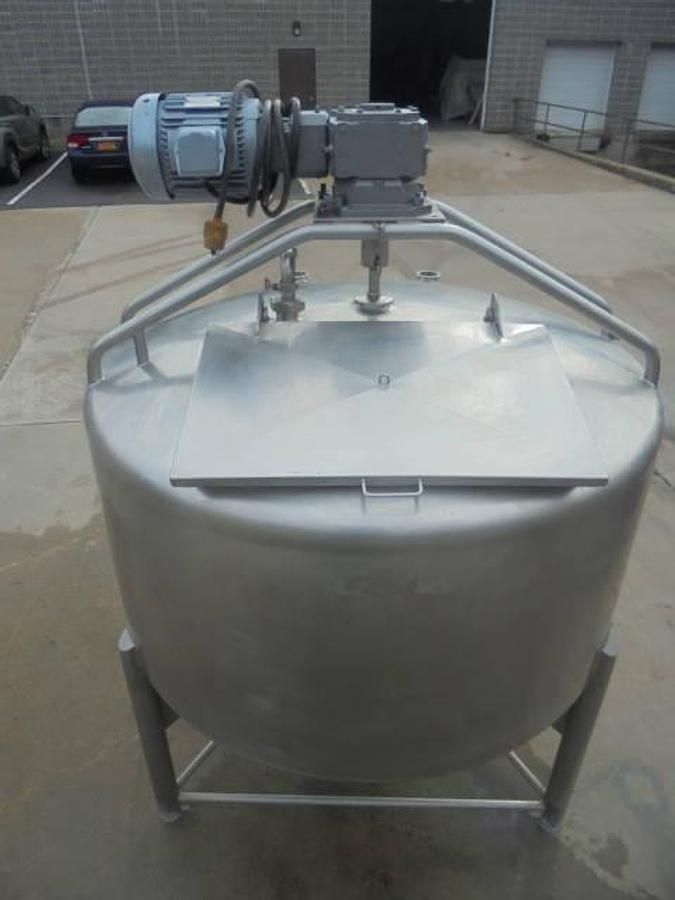 Used 500 Gallon Mueller Cone Bottom Mix Tank, 5 HP