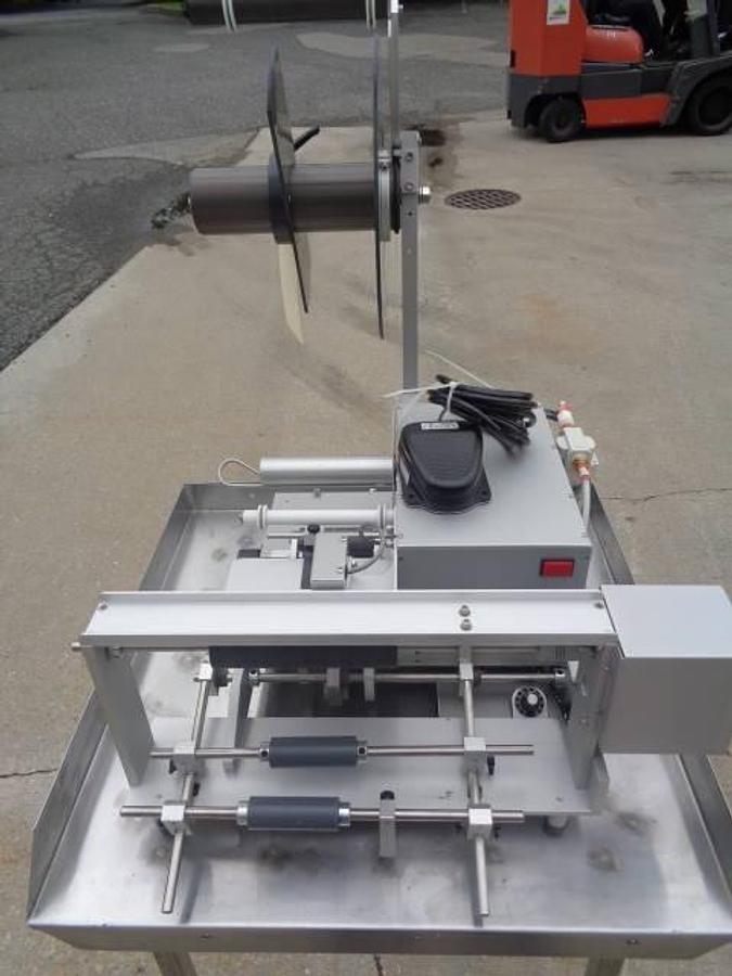 Used Autolabe 550 Spot/Wraparond Tabletop Pressure Sensitive Labeler