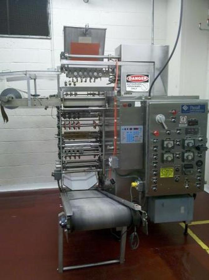 Used Circle V16h8s Pouching Machine For Creams And Liquids