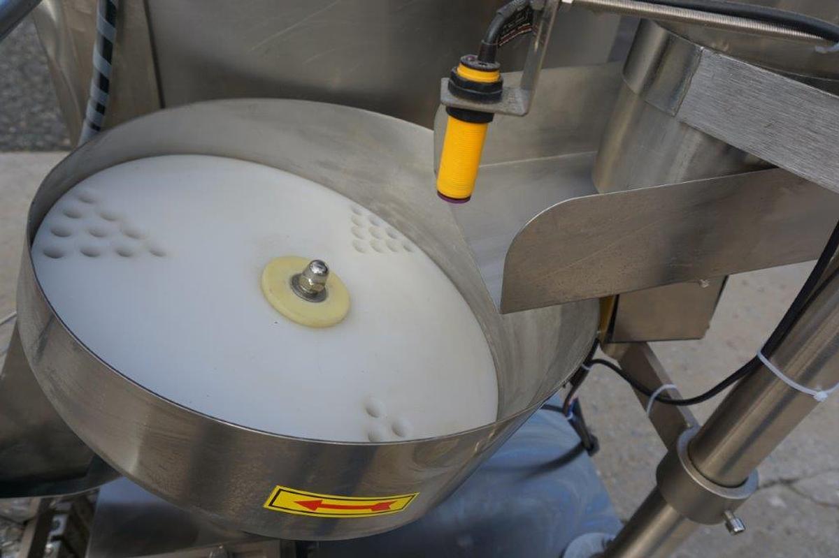Used Intelligent Packaging Vertical Form, Fill & Seal Machine, Volumetric Head