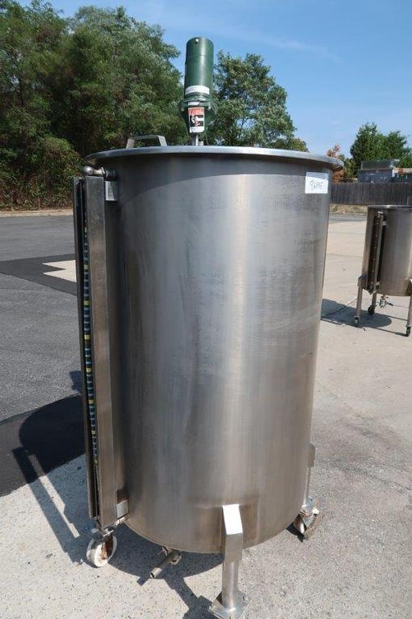 Used 125 Gallon SS Vertical Tank, Lightnin Agitator