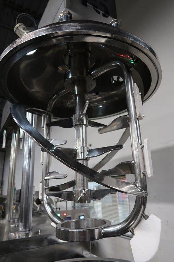 Used 200 Liter SS Jacketed Triple Motion Scraper Kettle/Reactor