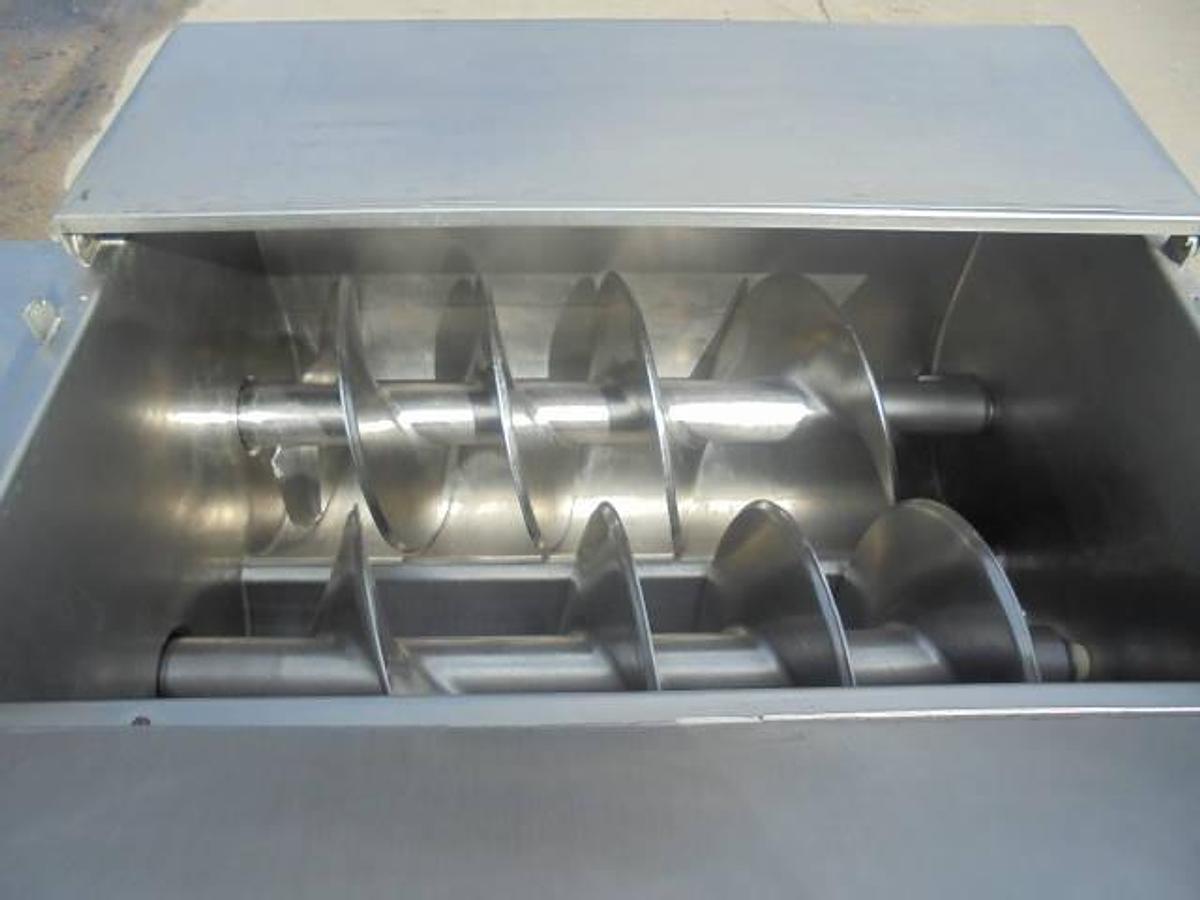Used Rietz 1,000 Lb. SS Twin Screw Horizontal Blender, Jacketed