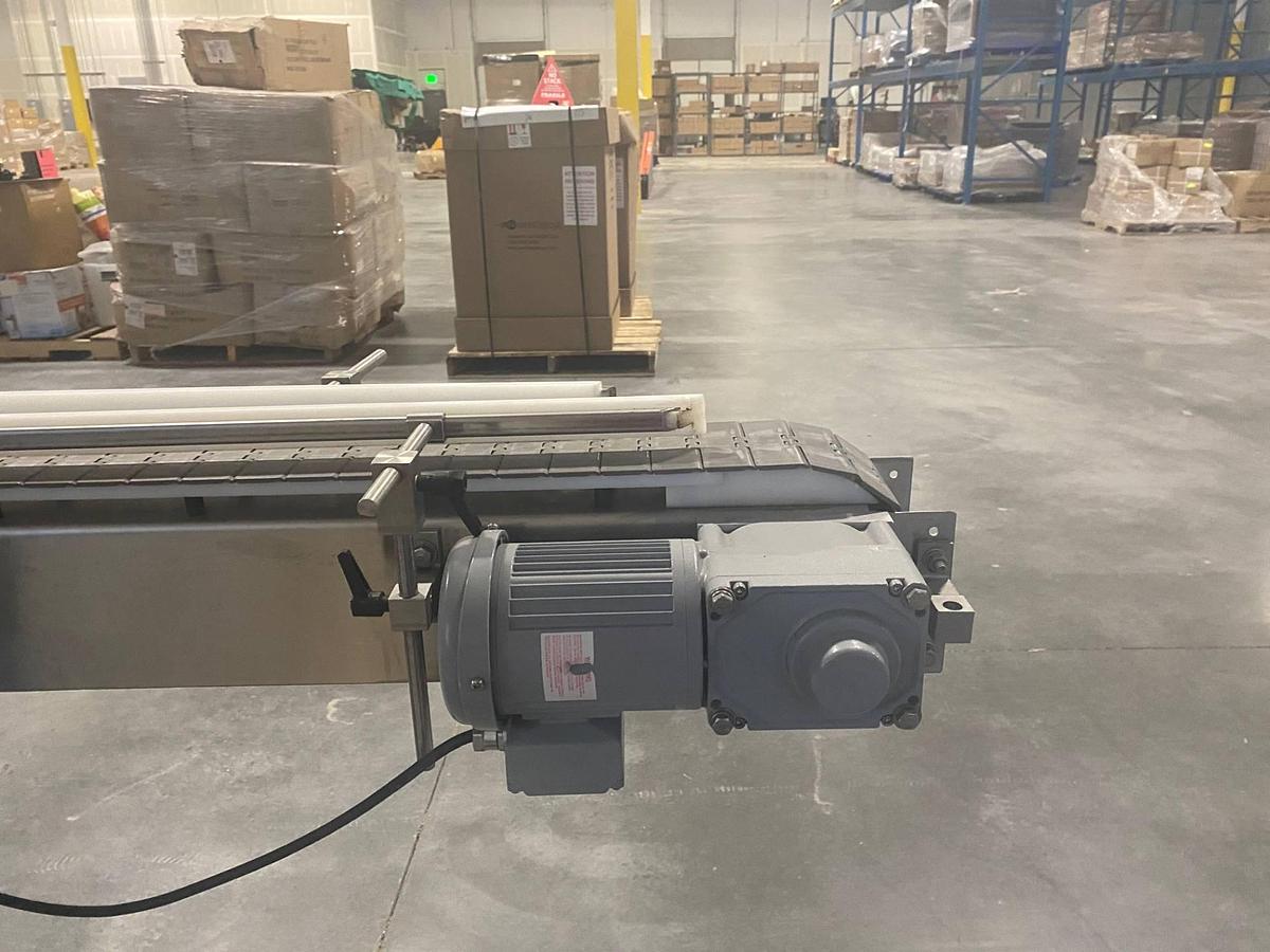 Used ACCUTEK Six Head”Auto Pinch 25″  Liquid Filler