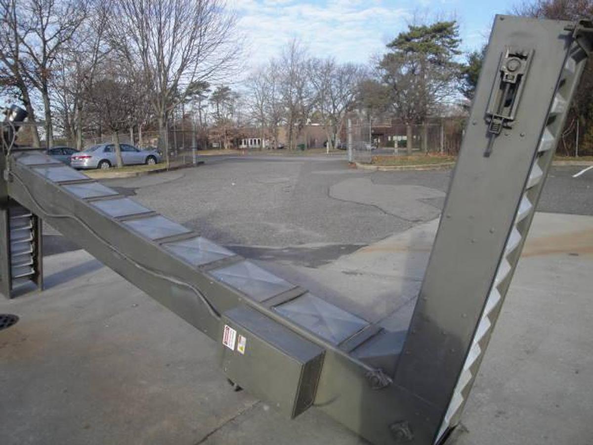 Used FRAZIER & SON WHIZ LIFTER 17ft  HIGH BUCKET ELEVATOR
